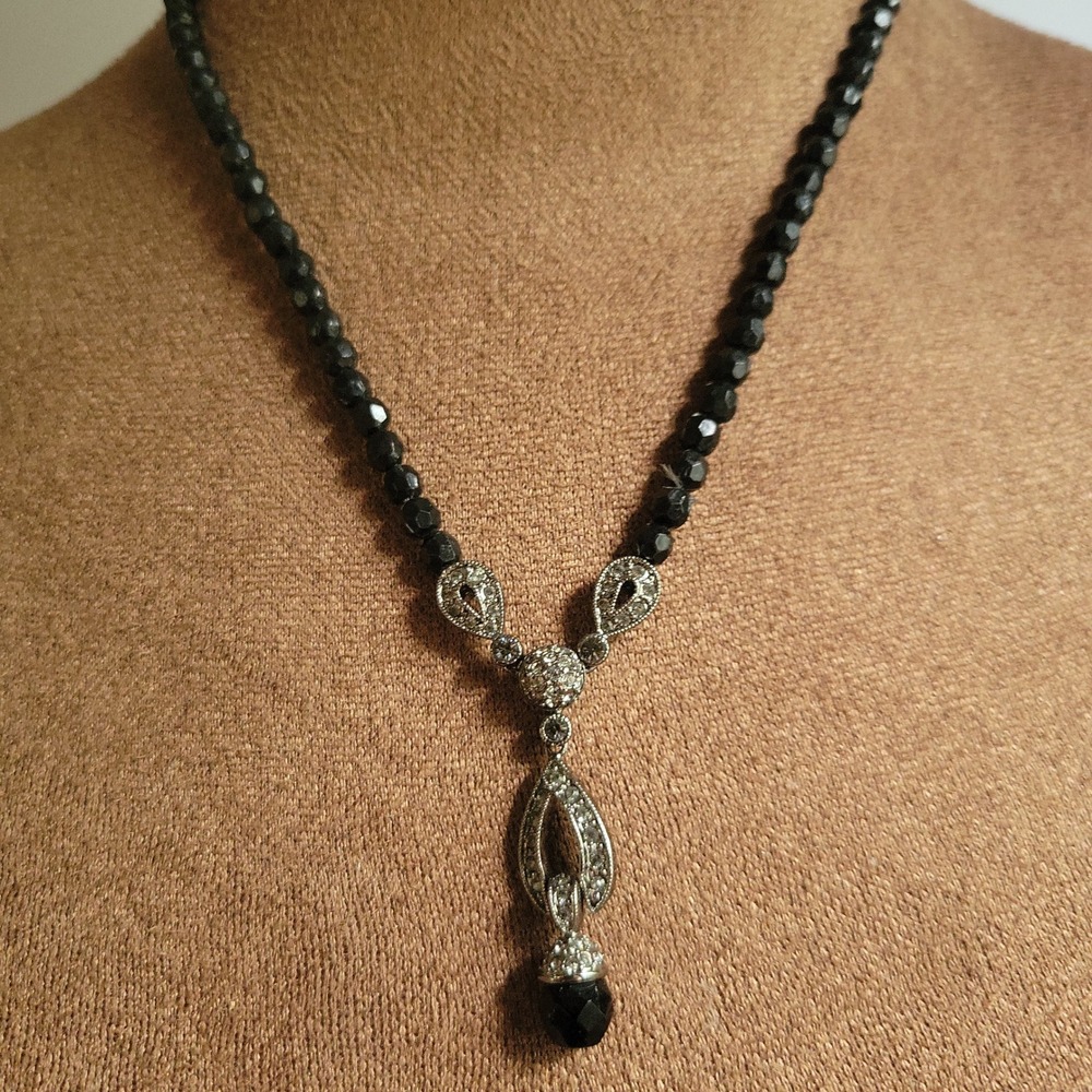 Vintage Style Black Faceted Bead Rhinestone Y-Drop Necklace 16.5 In Gothic